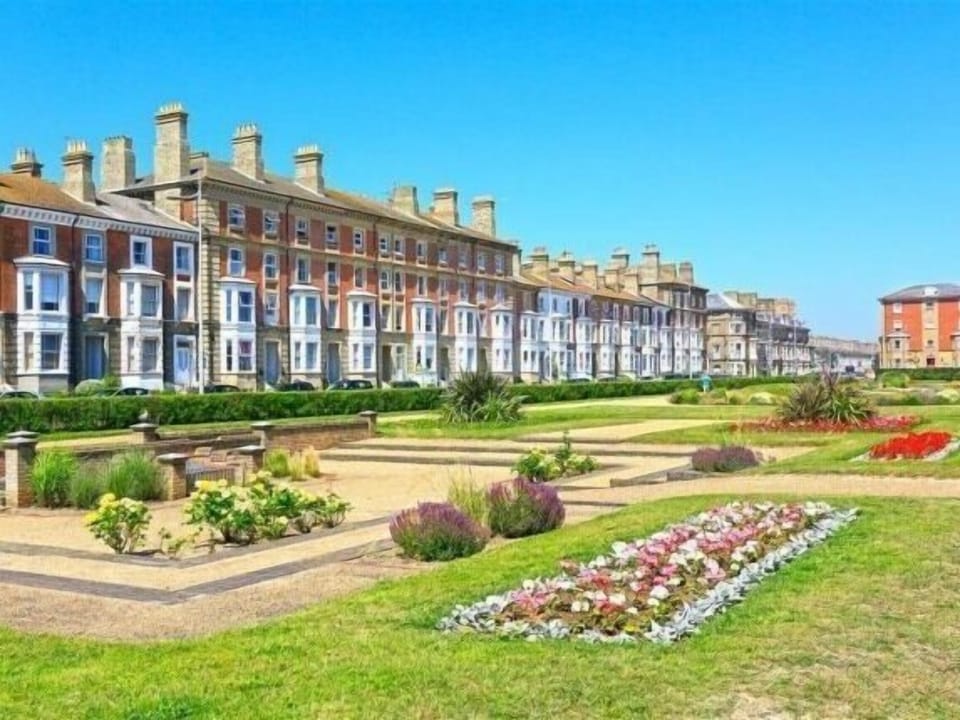 These are Wellington Esplanade Gardens which you can from the apartments.