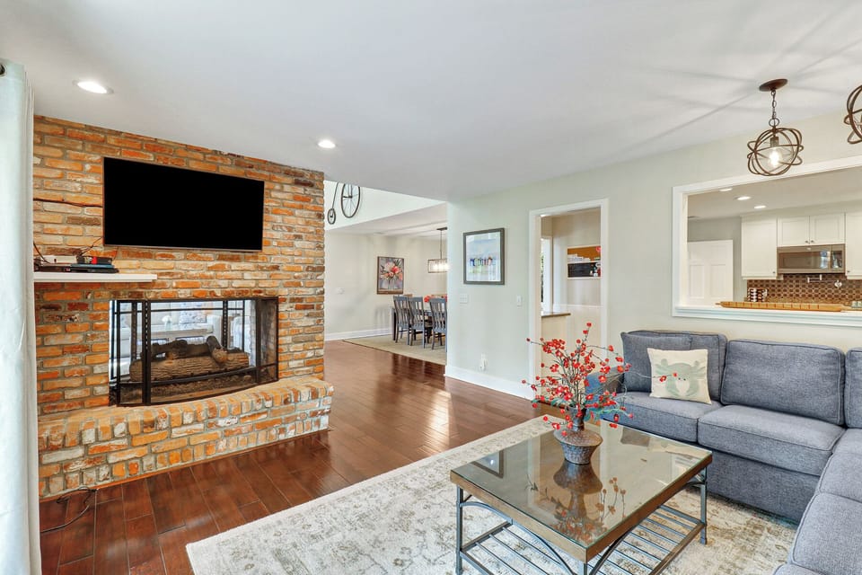 60 Stoney Creek | Additional Living Room - 60 Stoney Creek | Additional Living Room