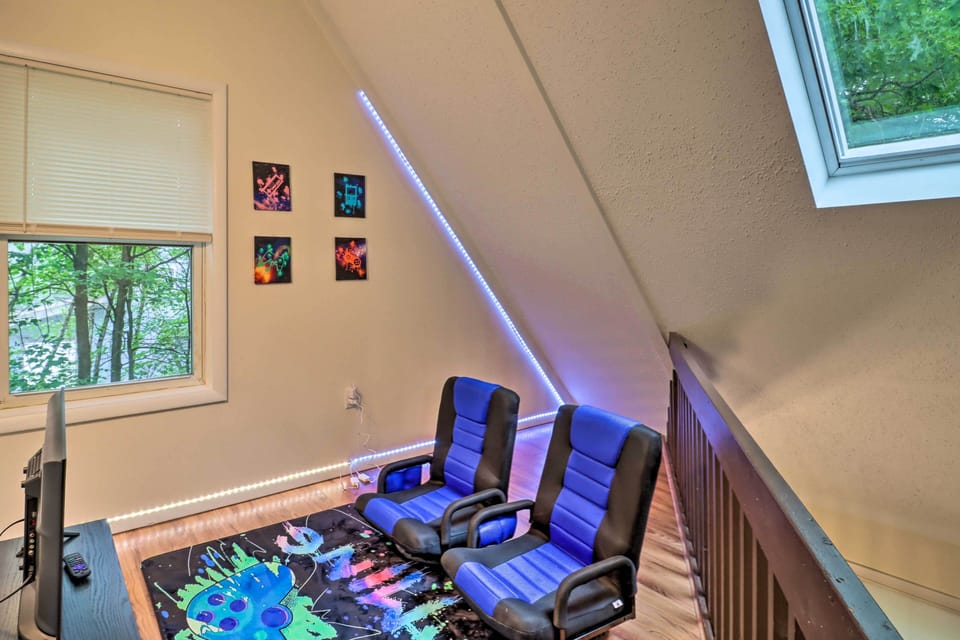 Loft | 2nd Floor | Smart TV