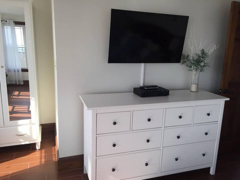 Master Bedroom has plenty of room. Flat screen TV  