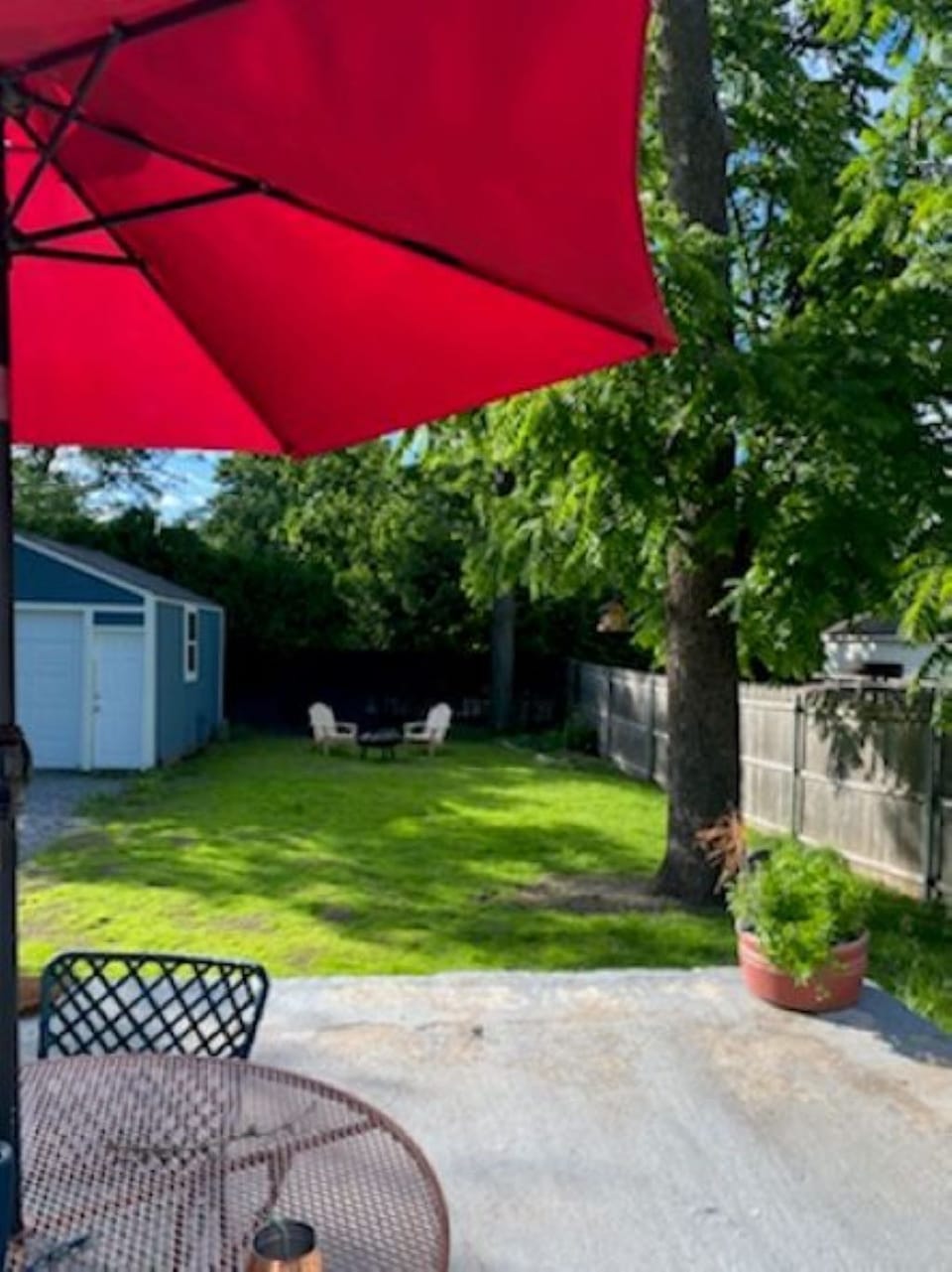 Outdoor dining
