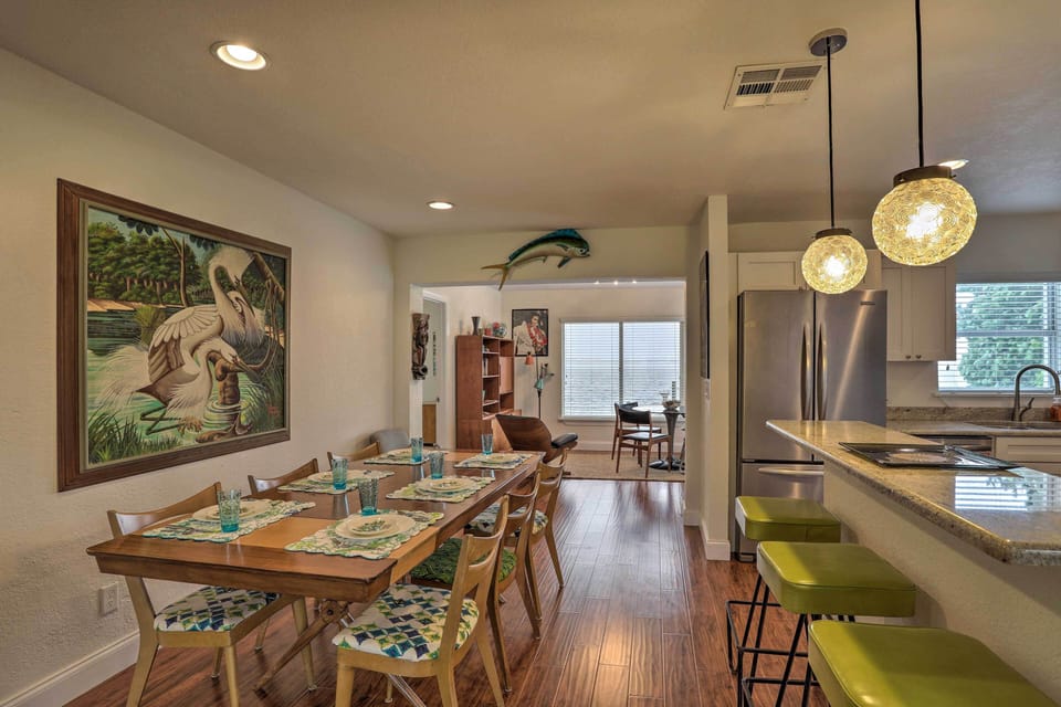 Dining Area | Dishware & Flatware