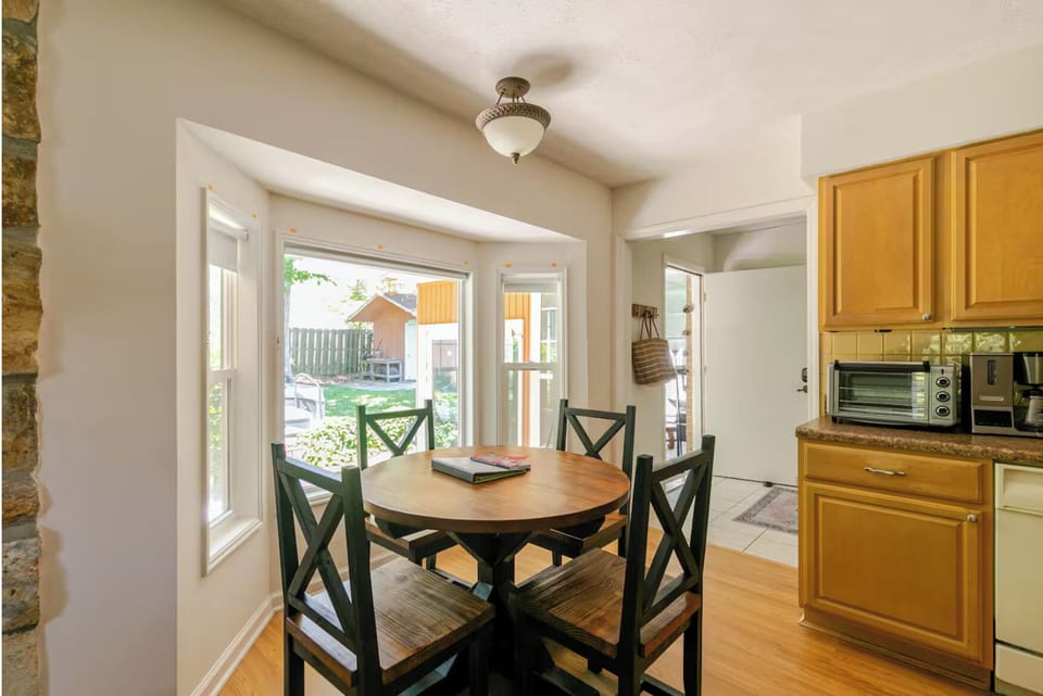 Breakfast nook