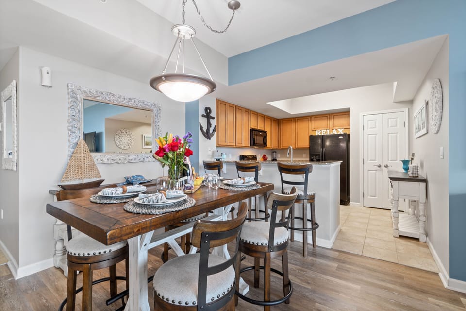 Beautiful updated kitchen, granite countertops