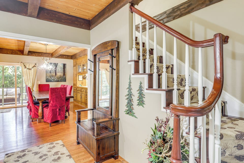 Stairs to 2nd Floor