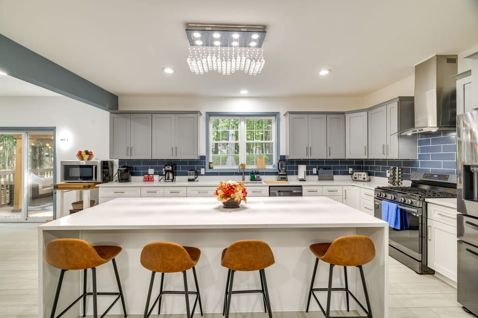 Kitchen | 1st Floor | Cooking Basics | Dishware & Flatware | Blender | Crockpot