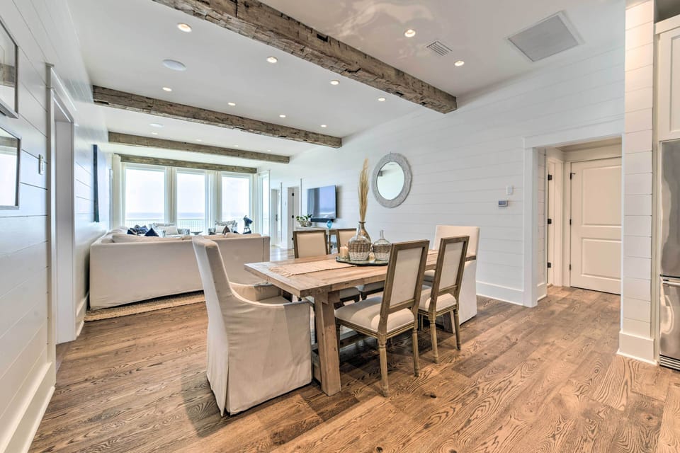 Dining Area | Dishware/Flatware