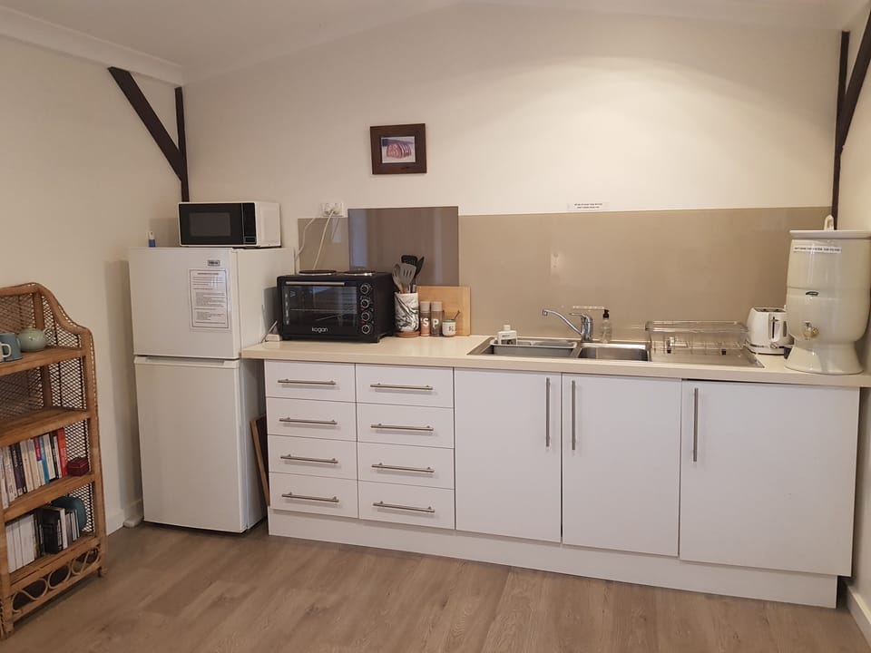 Kitchenette - fully equipped for cooking simple meals. 