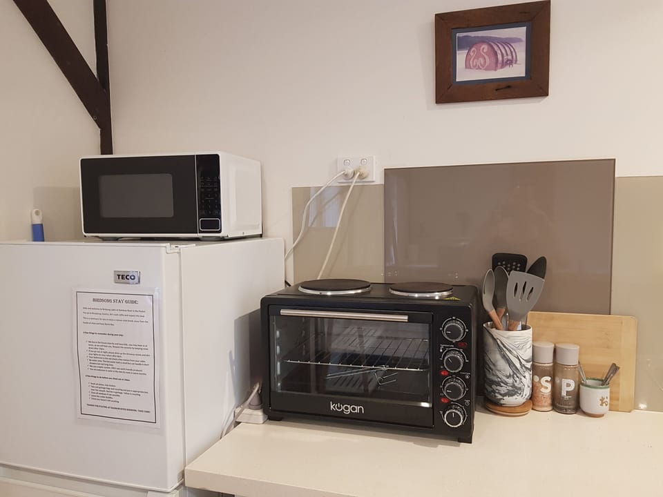 Oven/hobs/grill, microwave, fridge, freezer. Crockery & cutlery. 
