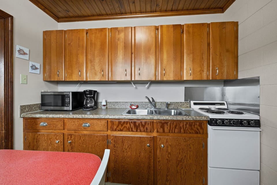 Apartment size stove