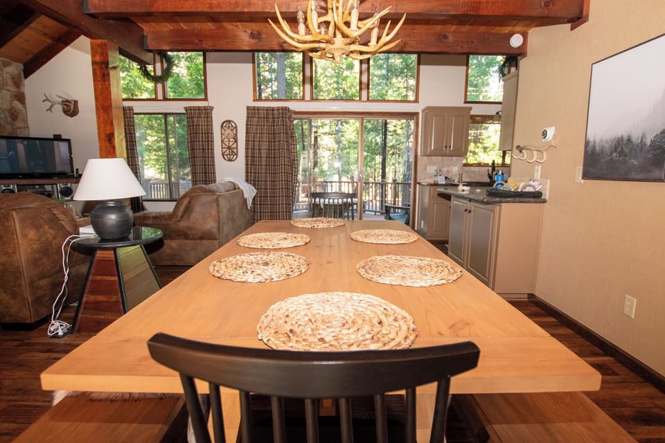 Pinecone Cottage