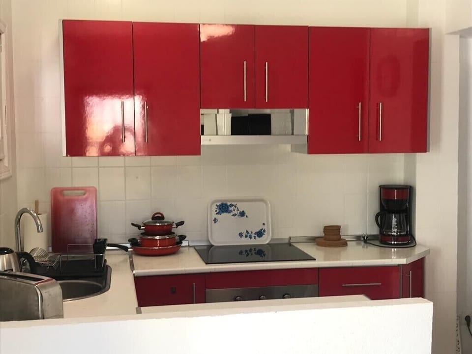 Open plan kitchen all new appliances 