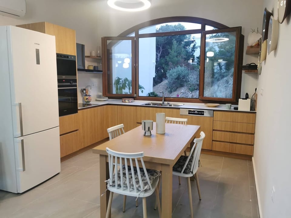 Kitchen area. fully eqquiped kitchen