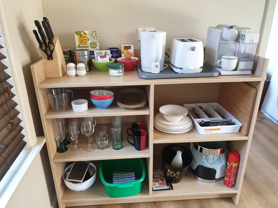 Kitchenette with complimentary tea, coffee and breakfast cereals