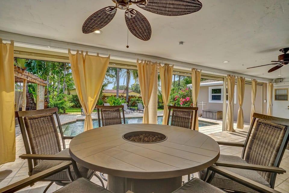 Outdoor dining