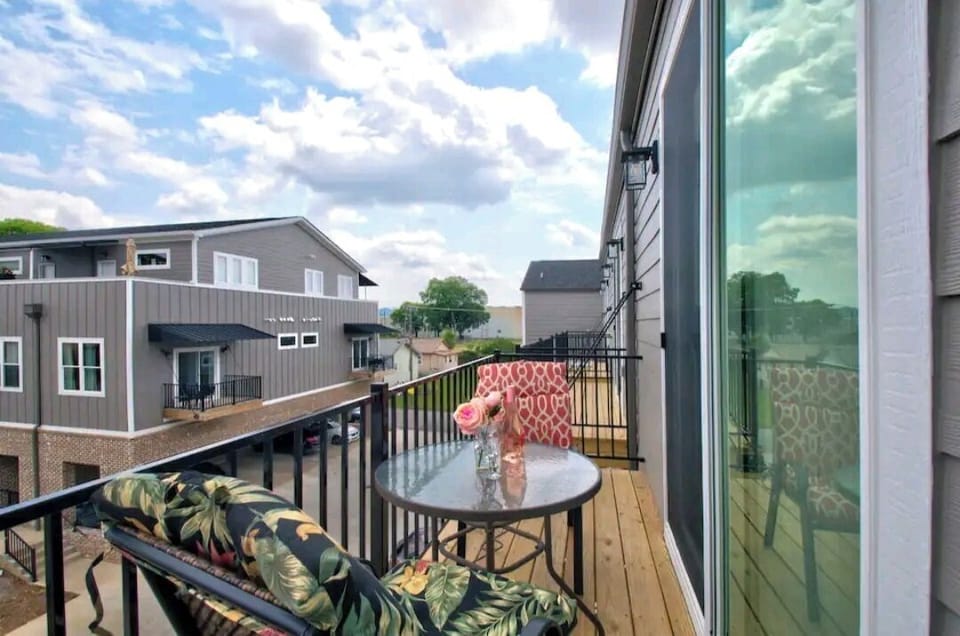BEDROOM PATIO VIEW