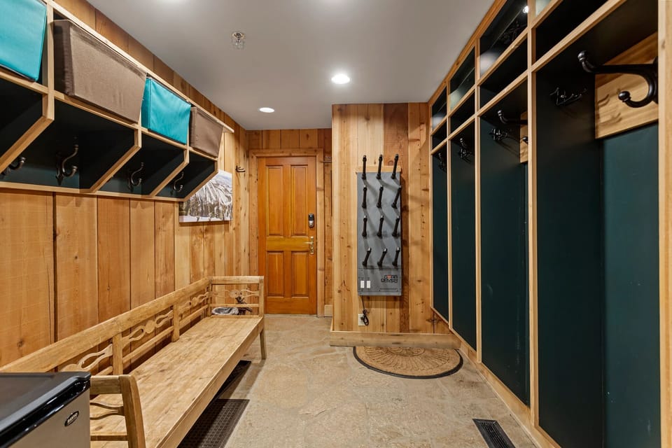 Room, Indoors, Furniture