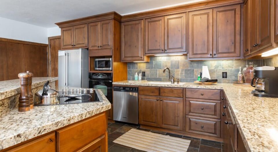Room, Indoors, Furniture, Kitchen, Cabinet