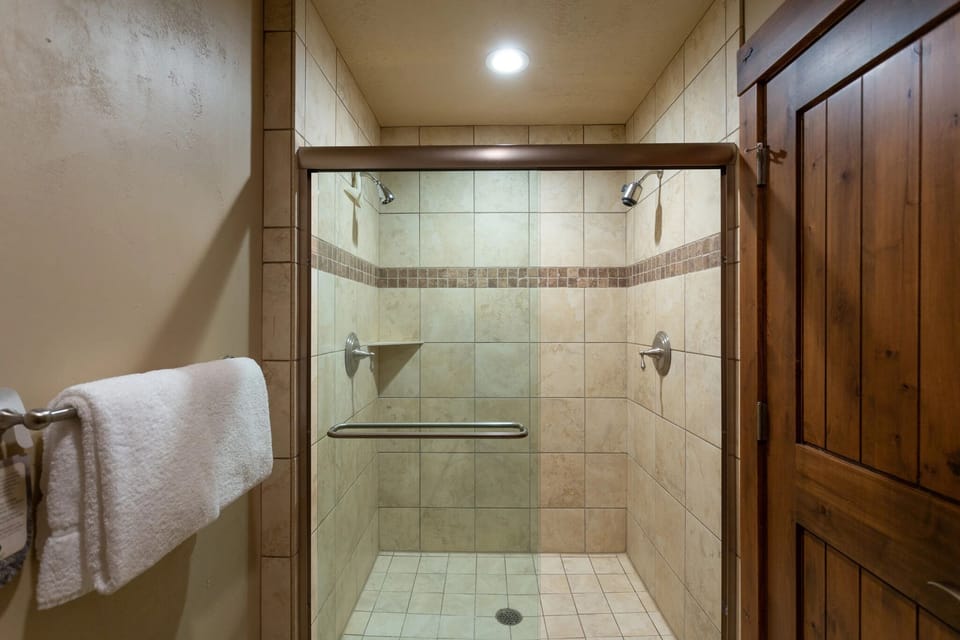 Room, Indoors, Bathroom, Shower Faucet