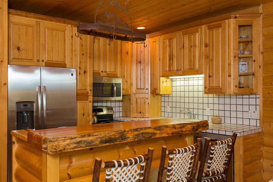 Room, Indoors, Oven, Refrigerator, Microwave