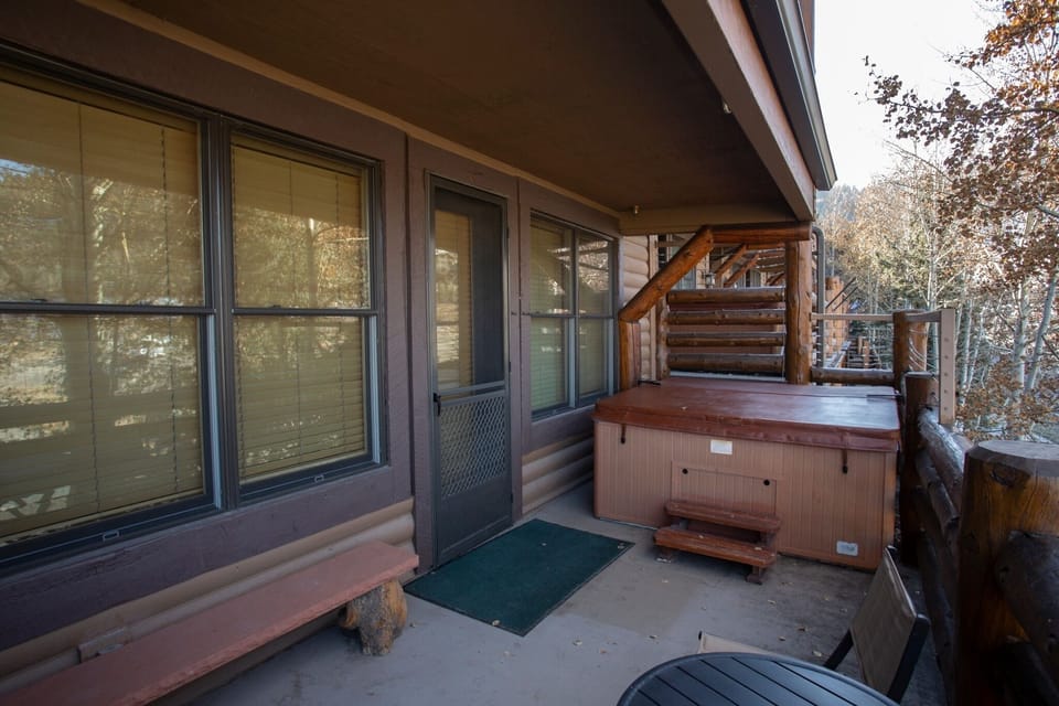 Handrail, Banister, Flooring, Hardwood, Building
