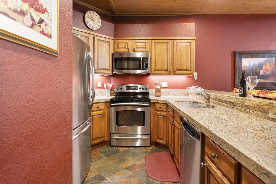 Indoors, Kitchen, Flooring, Floor, Microwave