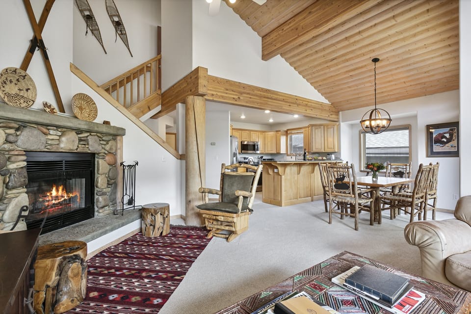 Indoors, Living Room, Furniture, Fireplace, Home Decor
