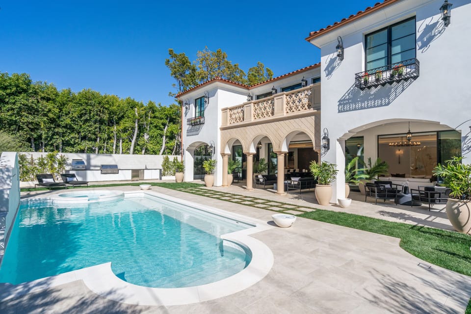 Villa Gemma by LuxJB: LA's finest vacation villas & mansion rentals by owners.
