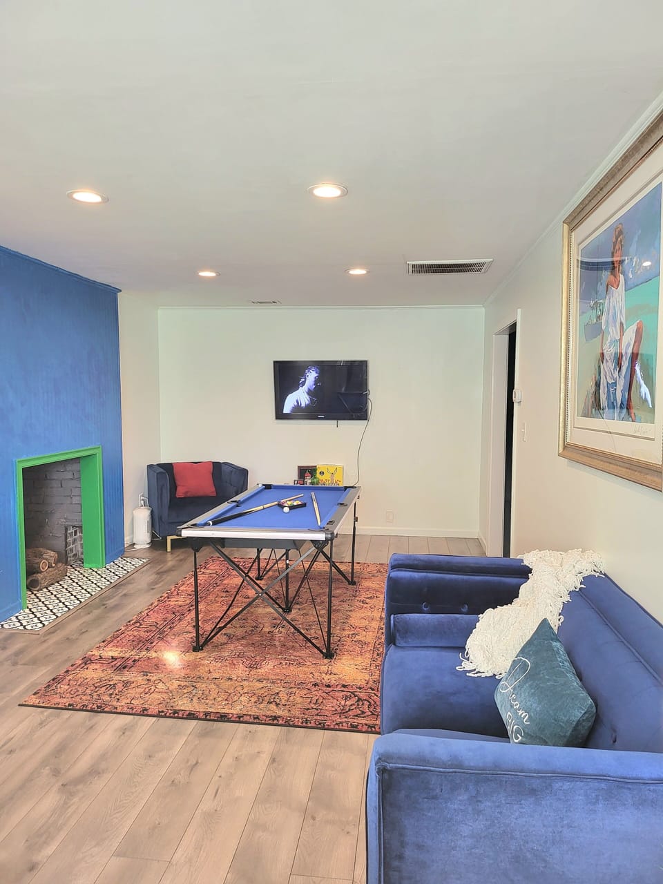 Enjoy the blue velvet vibes & a game of pool. 