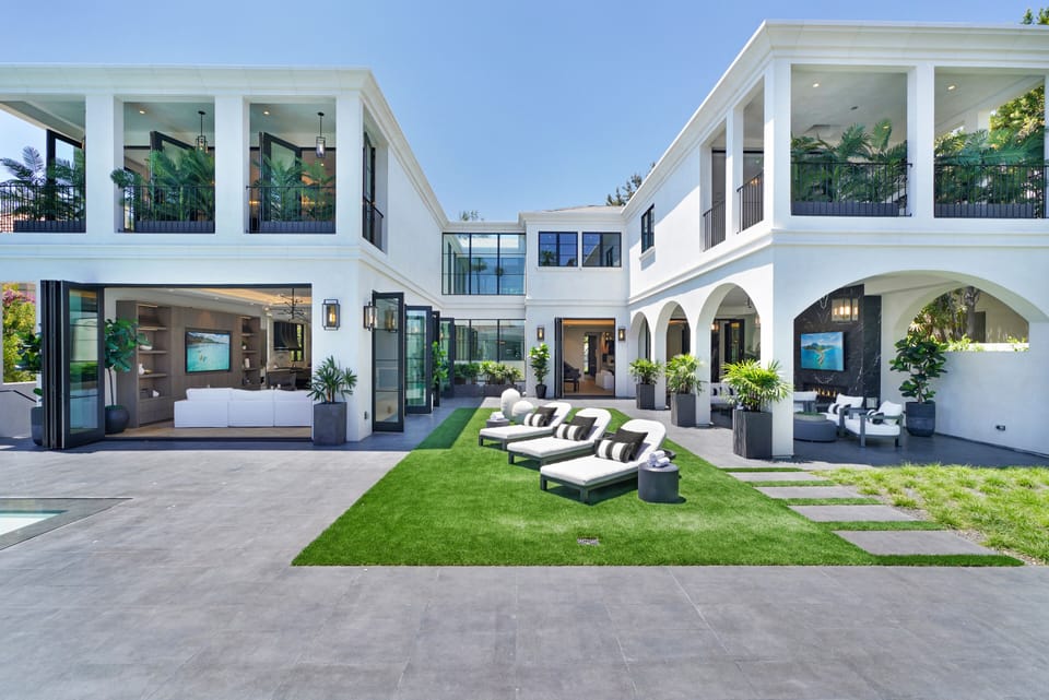 Villa Colette by LuxJB: LA's finest vacation villas & mansion rentals by owners.