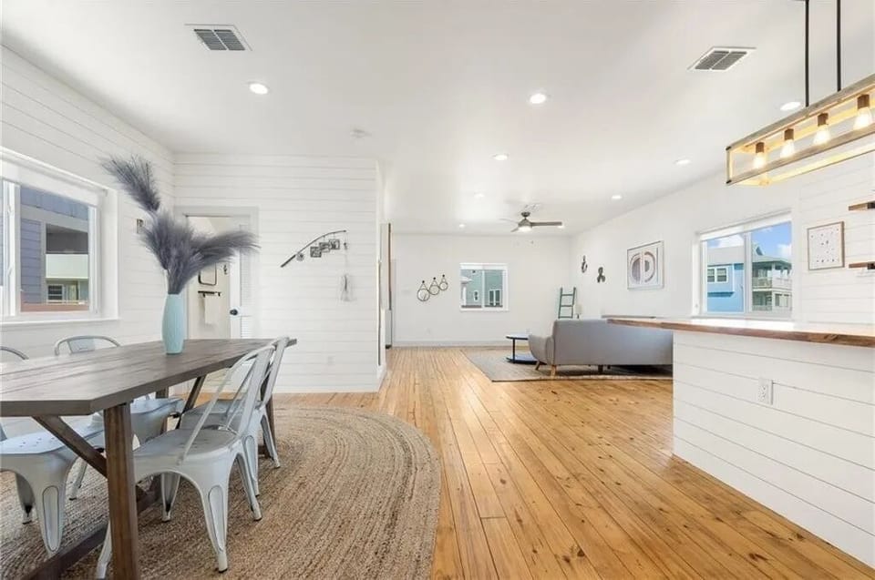 Kitchen/Dining