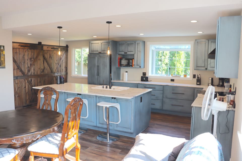 Large & fully equipped kitchen