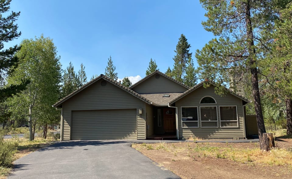 Welcome to White Alder 1 in Sunriver!