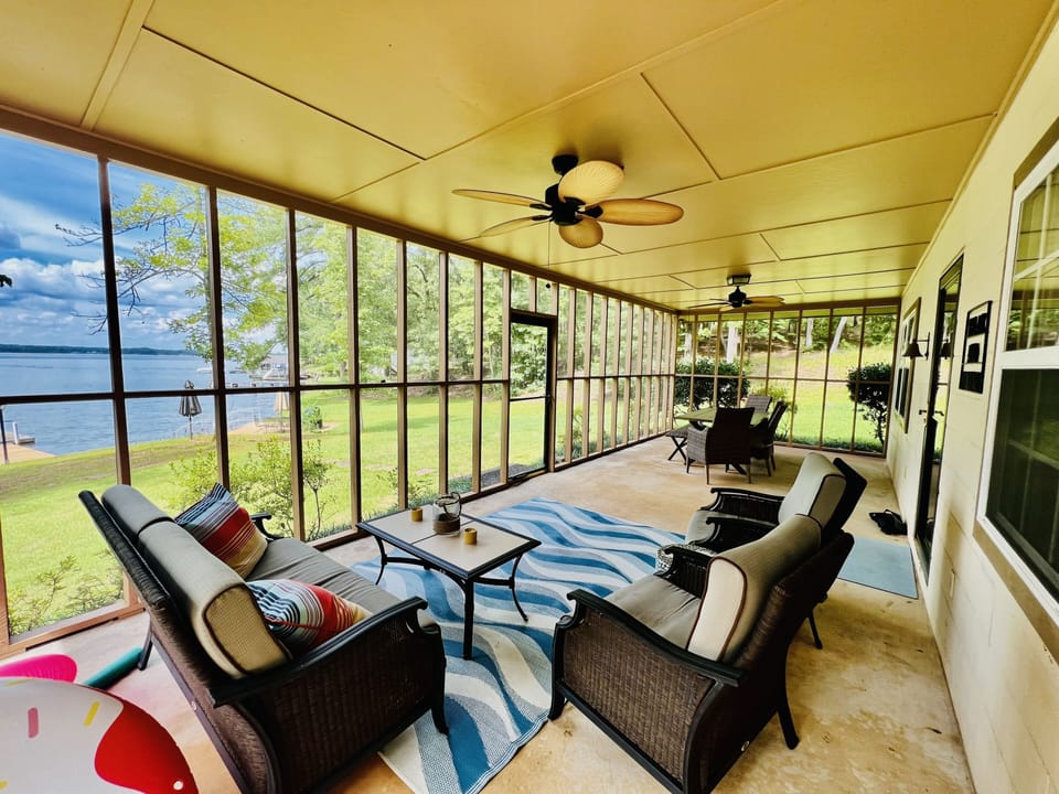 Screened in porch