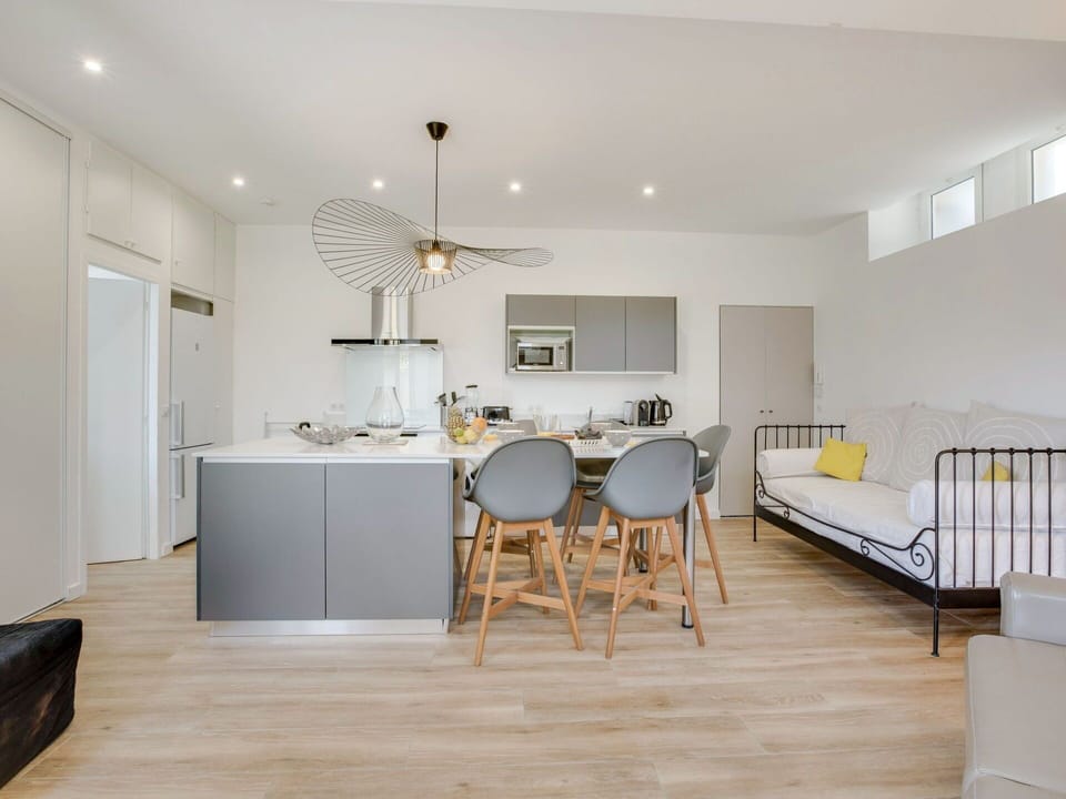 Property, Table, Furniture, Wood, Chair, Interior Design, Couch, Beige, Floor