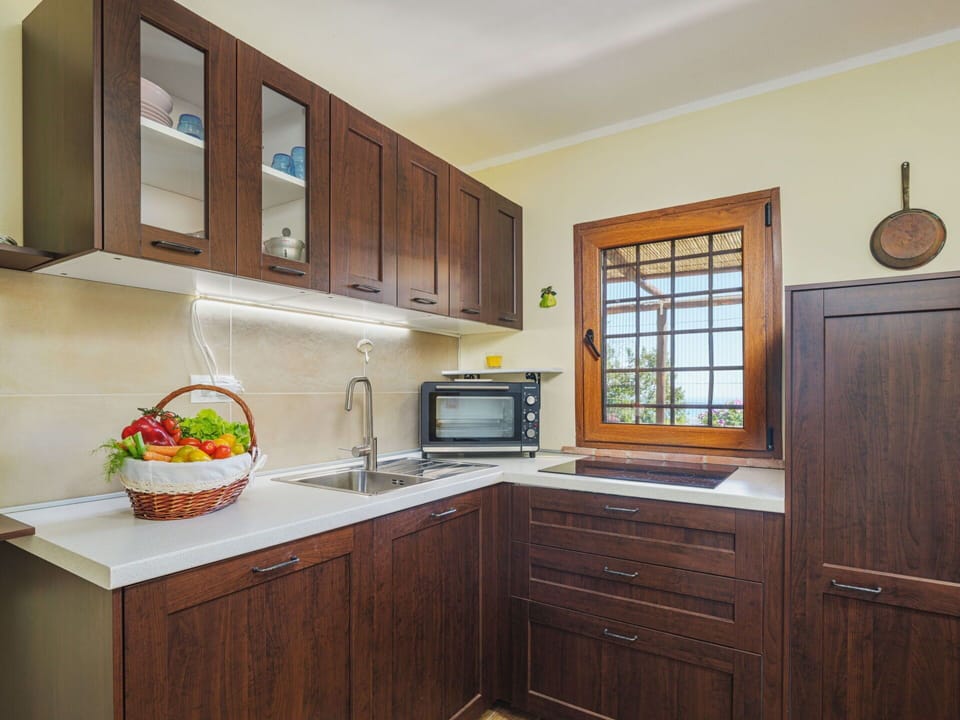Cabinetry, Furniture, Countertop, Property, Building, Kitchen Appliance, Home Appliance, Drawer, Wood, Kitchen