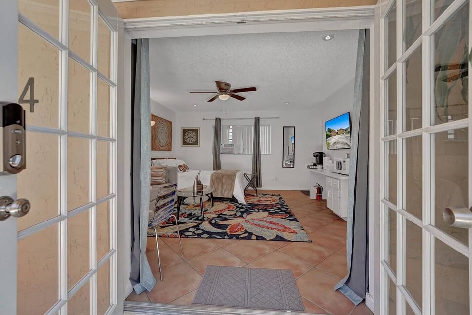 Enjoy the sleek Design!