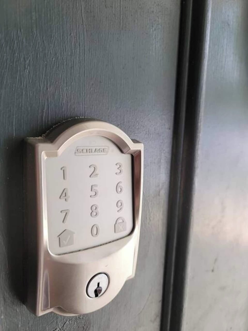 Safety is a priority here with us with unique door codes for each guest.
