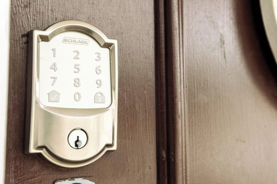 Safety is a priority here with us with unique door codes for each guest.