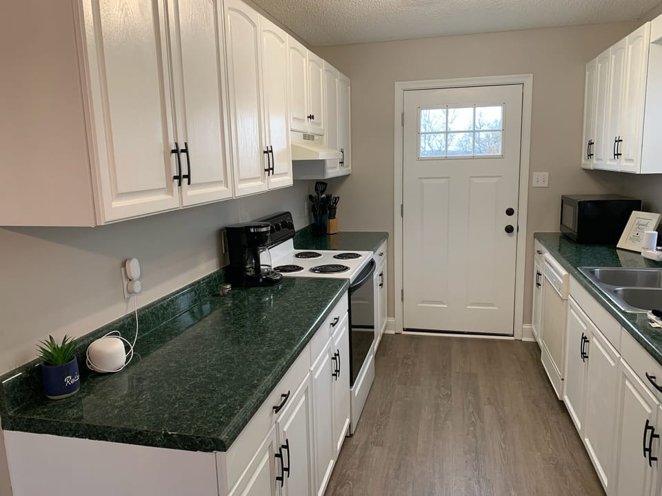 Fully equipped kitchen.