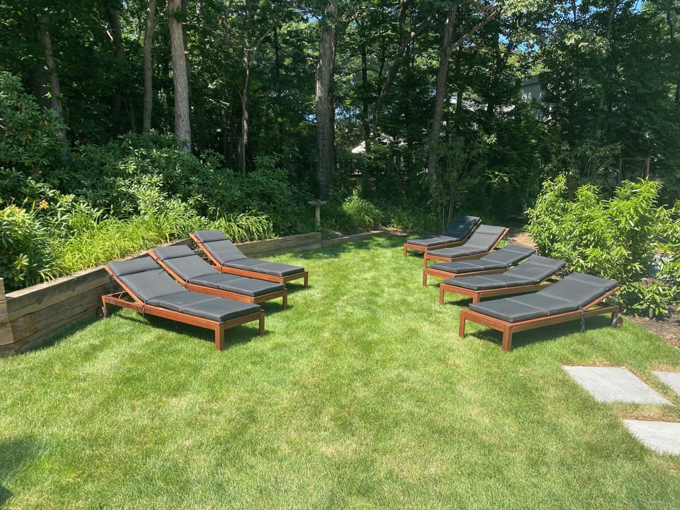 This home has a total of 10 lounge chairs.