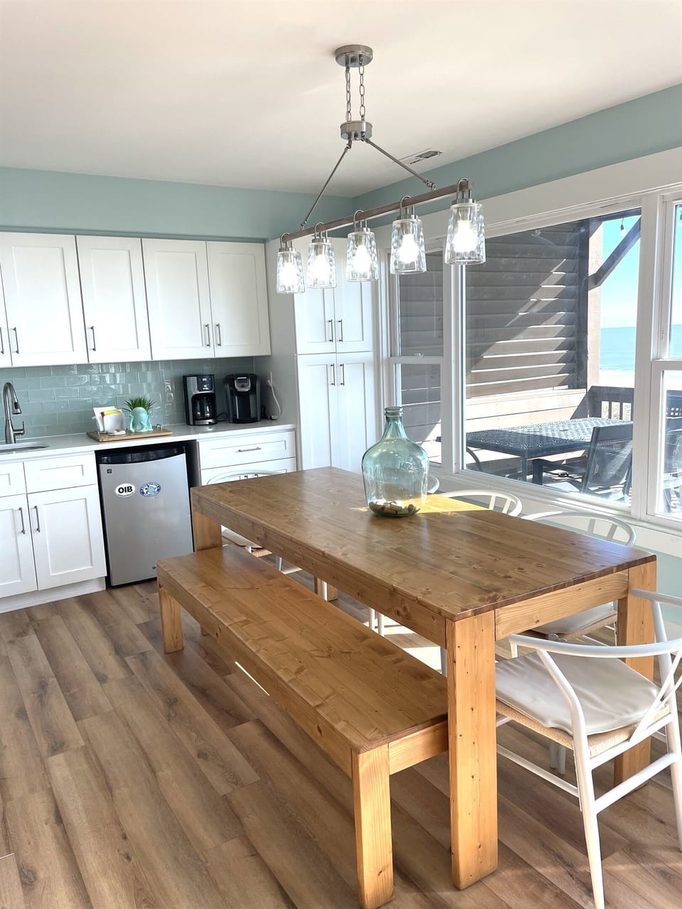 Dining area to seat a lot overlooking the ocean!