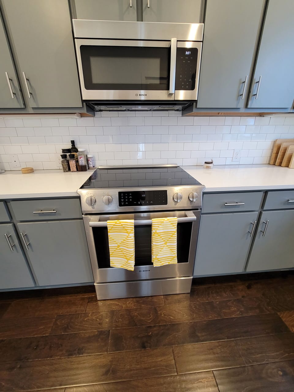 Microwave and Stove/Oven