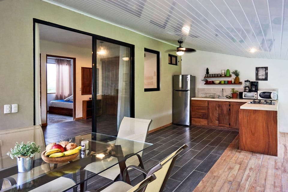 Outside sitting lounge &amp; kitchen viewing the Pool !!