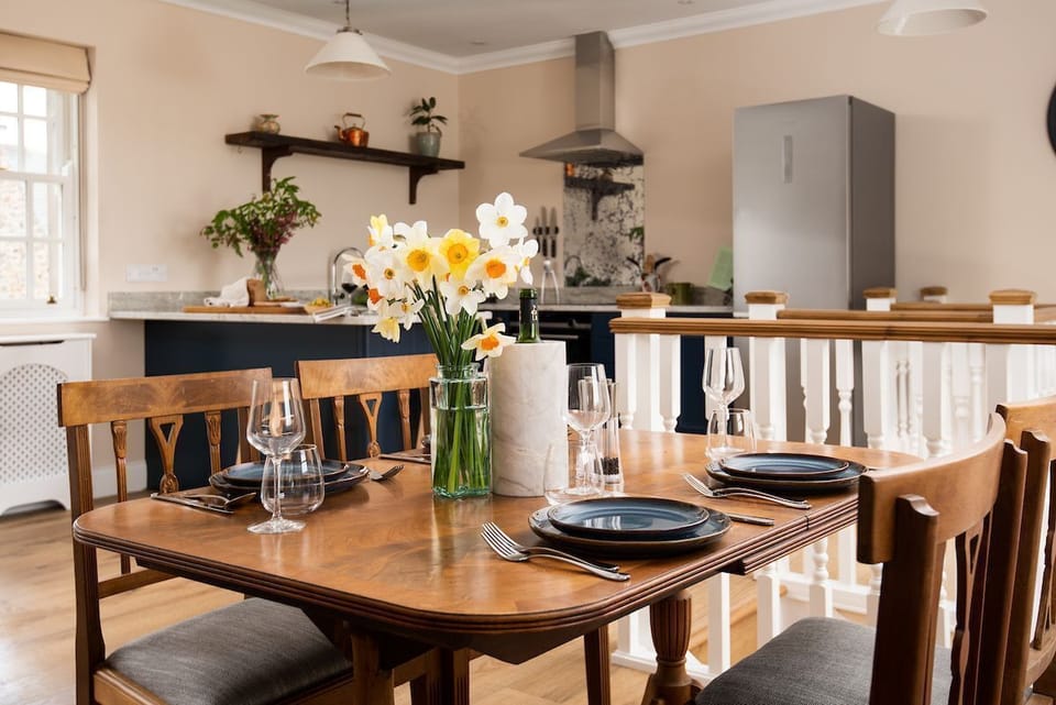 Fairnington East Wing - dining table for four looking towards the kitchen