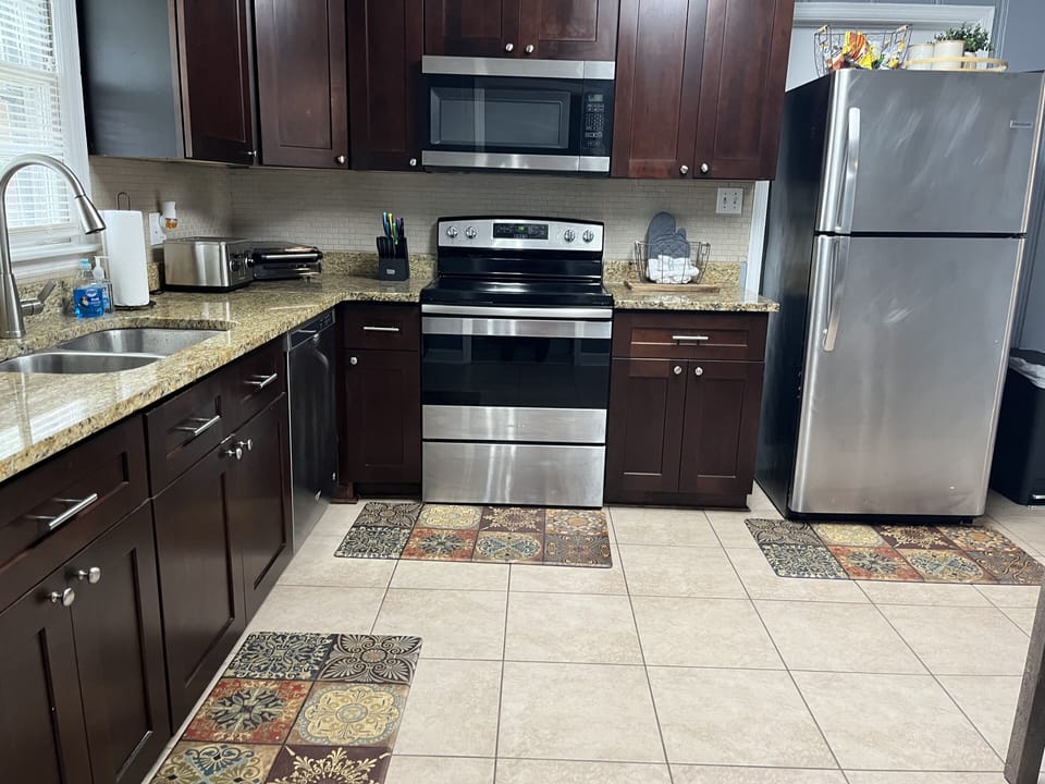 Spacious Kitchen 