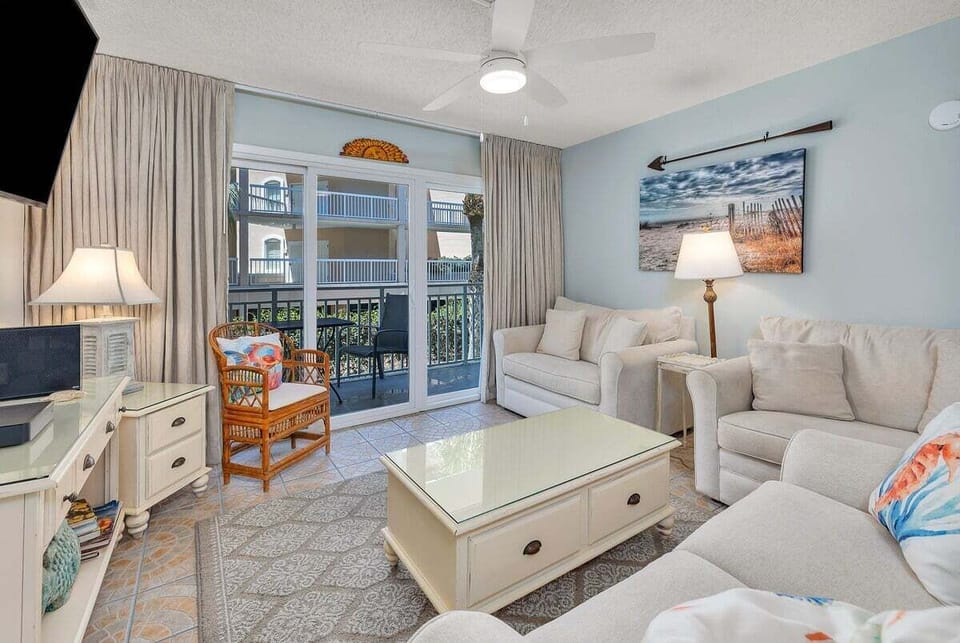 Beach Club 132 - Living Space with Private Balcony Access