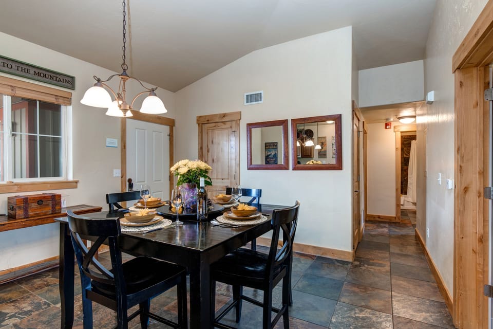 Dining Area with seating for four