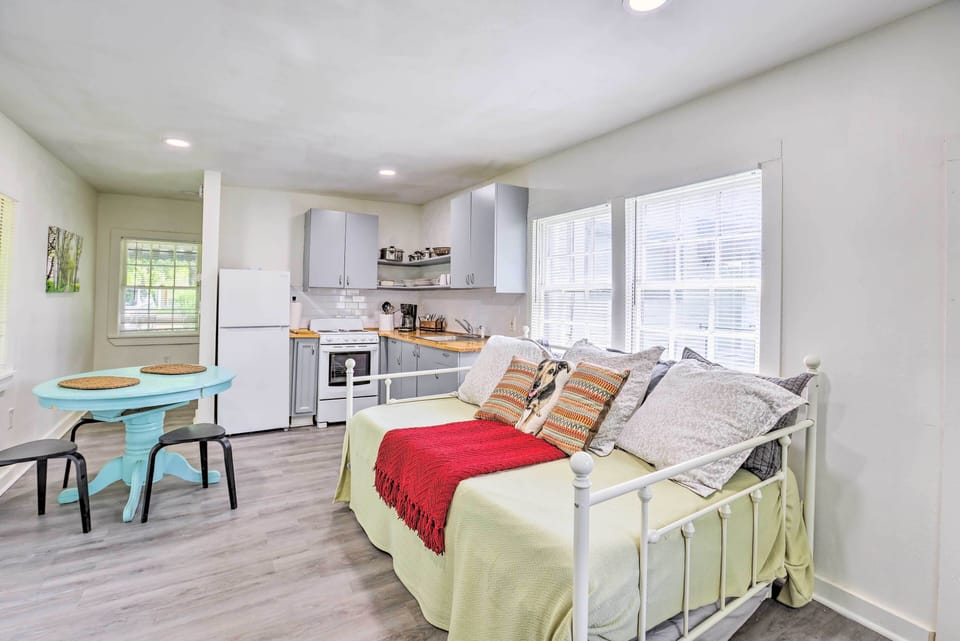 Leeds Vacation Rental | 1BA Studio | 600 Sq Ft | Step-Free Access