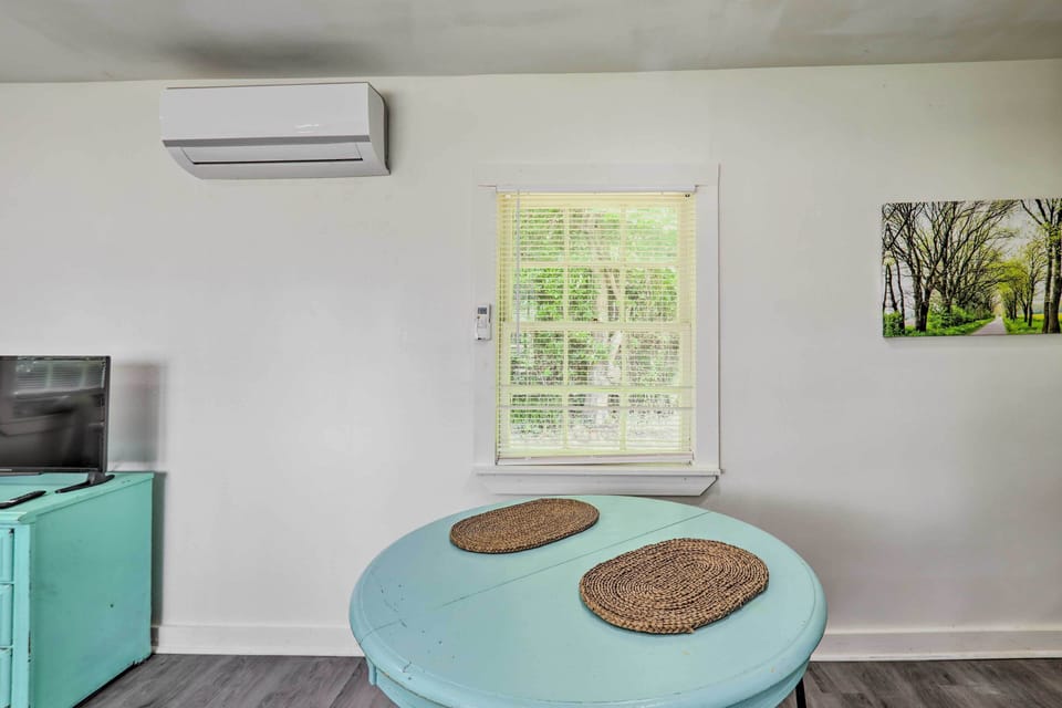 Dining Area | Dishware & Flatware